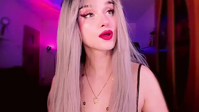 Snapshot of MistressJolie chatting on 03-01-26, 03:30 MistressJolie online show from 03-01-26, 03:30