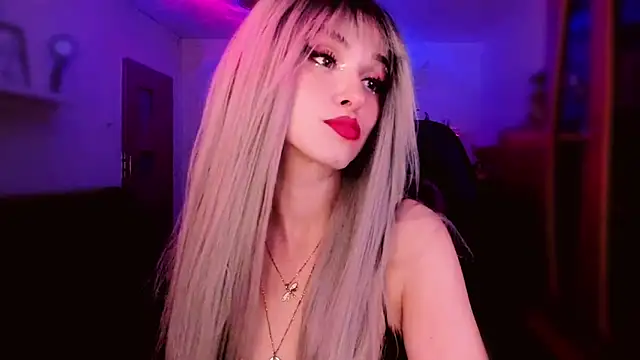 Snapshot of MistressJolie chatting on 03-26-26, 04:07 MistressJolie online show from 03-26-26, 04:07