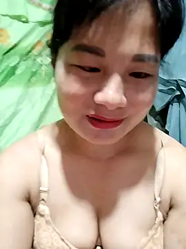 Snapshot of kute-00 chatting on 09-10-25, 05:29 kute-00 online show from 09-10-25, 05:29