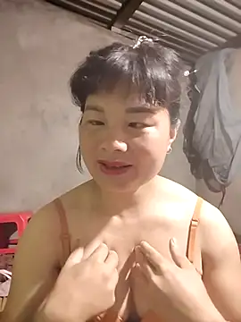 Snapshot of kute-00 chatting on 09-28-25, 11:43 kute-00 online show from 09-28-25, 11:43