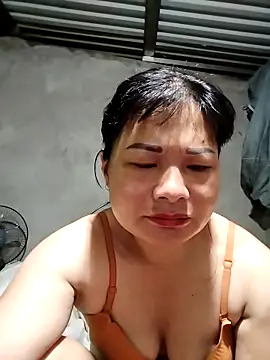 Snapshot of kute-00 chatting on 10-04-25, 09:35 kute-00 online show from 10-04-25, 09:35