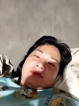 Snapshot of kute-00 chatting on 10-13-25, 01:55 kute-00 online show from 10-13-25, 01:55