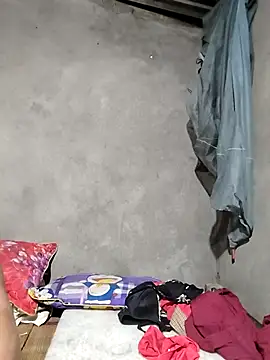 Snapshot of kute-00 chatting on 10-29-25, 01:35 kute-00 online show from 10-29-25, 01:35