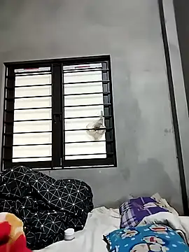 Snapshot of kute-00 chatting on 11-18-25, 02:17 kute-00 online show from 11-18-25, 02:17