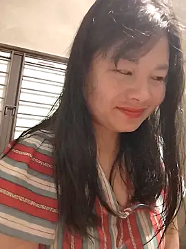 Snapshot of kute-00 chatting on 11-23-25, 03:23 kute-00 online show from 11-23-25, 03:23