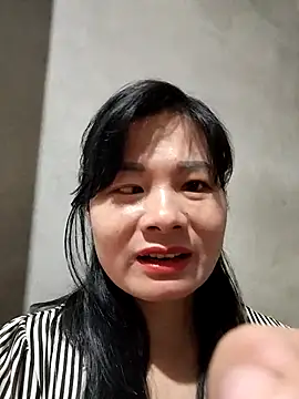 Snapshot of kute-00 chatting on 11-29-25, 02:36 kute-00 online show from 11-29-25, 02:36