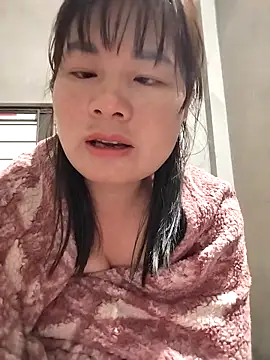 Snapshot of kute-00 chatting on 12-18-25, 12:38 kute-00 online show from 12-18-25, 12:38