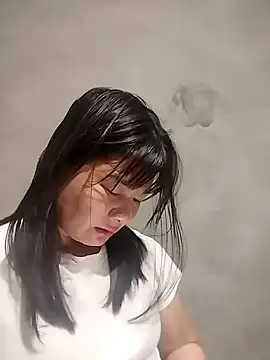 Snapshot of kute-00 chatting on 02-06-26, 01:47 kute-00 online show from 02-06-26, 01:47