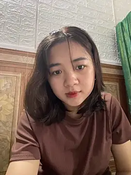Snapshot of Lonnina chatting on 10-24-25, 02:52 Lonnina online show from 10-24-25, 02:52