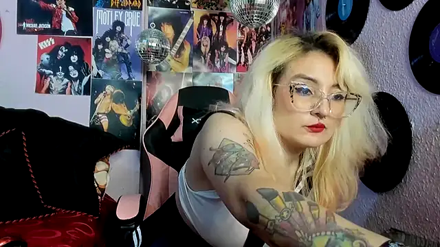 Avril Maria online show from 04-30-26, 12:06