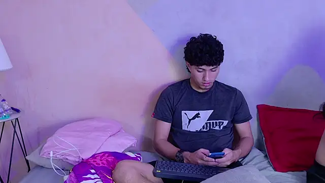 Laura and Kevin online show from 09-10-25, 02:17