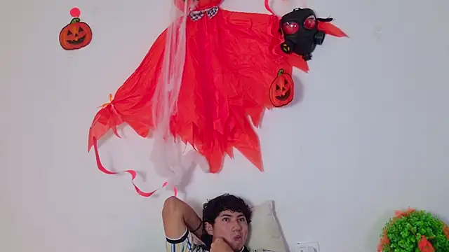 Laura and Kevin online show from 10-18-25, 02:40