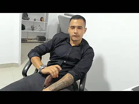 AndrewGmz online show from 11-13-25, 02:21