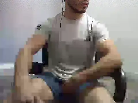 Snapshot of ahmedluxor1 chatting on 10-14-25, 10:38 ahmedluxor1 online show from 10-14-25, 10:38