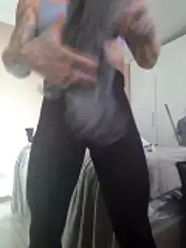 Snapshot of macmaddy8989 chatting on 03-13-26, 02:01 macmaddy8989 online show from 03-13-26, 02:01