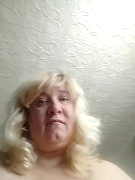 Snapshot of GlamMilena chatting on 02-24-25, 12:37 GlamMilena online show from 02-24-25, 12:37