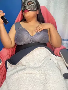 Snapshot of Luci_Sweet22 chatting on 11-18-25, 02:39 Luci Sweet22 online show from 11-18-25, 02:39