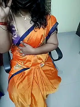 Snapshot of tamilmaha12 chatting on 09-23-25, 11:13 tamilmaha12 online show from 09-23-25, 11:13