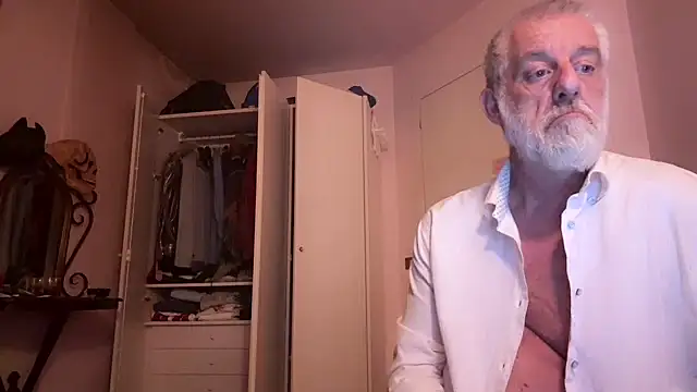 Snapshot of Pigna16PSRN chatting on 05-22-26, 09:31 Pigna16PSRN online show from 05-22-26, 09:31