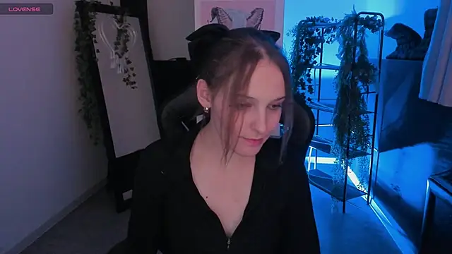 Snapshot of JenniferKiim chatting on 10-27-25, 10:30 JenniferKiim online show from 10-27-25, 10:30