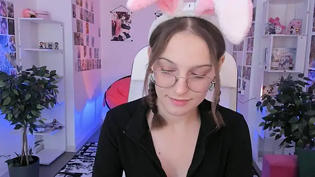 Snapshot of JenniferKiim chatting on 11-01-25, 08:27 JenniferKiim online show from 11-01-25, 08:27