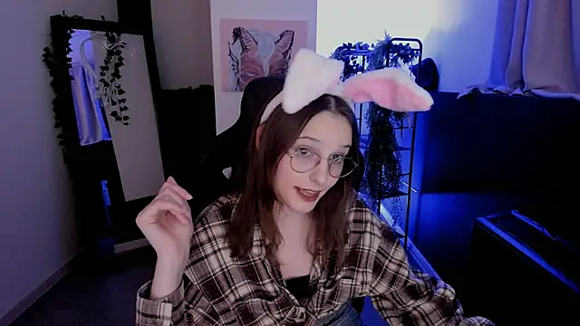 Snapshot of JenniferKiim chatting on 11-11-25, 11:43 JenniferKiim online show from 11-11-25, 11:43