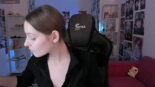 Snapshot of JenniferKiim chatting on 01-08-26, 12:40 JenniferKiim online show from 01-08-26, 12:40