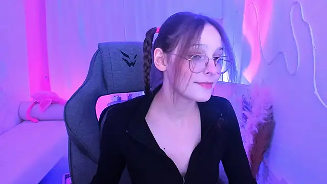 Snapshot of JenniferKiim chatting on 02-01-26, 10:47 JenniferKiim online show from 02-01-26, 10:47