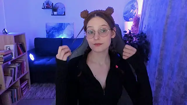 Snapshot of JenniferKiim chatting on 02-23-26, 11:18 JenniferKiim online show from 02-23-26, 11:18