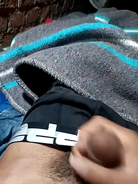 Snapshot of EMERKITHO_20_R chatting on 10-03-25, 02:25 EMERKITHO 20 R online show from 10-03-25, 02:25