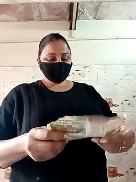 Snapshot of Rakhi_sawant143 chatting on 11-24-25, 03:06 Rakhi sawant143 online show from 11-24-25, 03:06