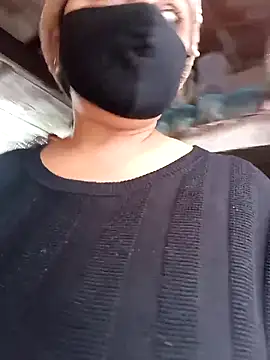 Snapshot of Rakhi_sawant143 chatting on 12-18-25, 02:28 Rakhi sawant143 online show from 12-18-25, 02:28