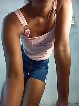 Snapshot of venuki_ihalagamage chatting on 03-08-26, 03:43 venuki ihalagamage online show from 03-08-26, 03:43