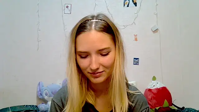 Snapshot of _kikiclark__ chatting on 09-18-25, 08:33 kikiclark online show from 09-18-25, 08:33