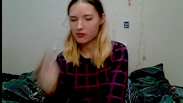 Snapshot of _kikiclark__ chatting on 10-05-25, 09:13 kikiclark online show from 10-05-25, 09:13