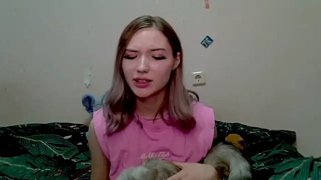Snapshot of _kikiclark__ chatting on 10-19-25, 02:07 kikiclark online show from 10-19-25, 02:07