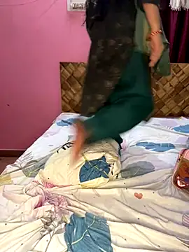 Snapshot of DesiSexyMonika chatting on 01-05-26, 07:28 DesiSexyMonika online show from 01-05-26, 07:28