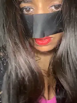 Snapshot of DesiSexyMonika chatting on 03-07-26, 06:27 DesiSexyMonika online show from 03-07-26, 06:27