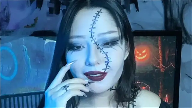 Snapshot of WonderMira chatting on 10-26-25, 01:39 WonderMira online show from 10-26-25, 01:39