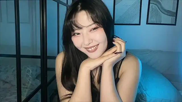 Snapshot of WonderMira chatting on 11-30-25, 12:09 WonderMira online show from 11-30-25, 12:09