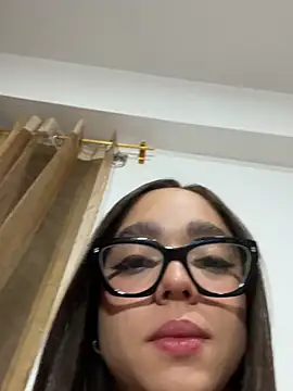 Snapshot of hottiee_melannie chatting on 03-05-26, 04:30 hottiee melannie online show from 03-05-26, 04:30