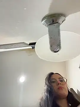 Snapshot of Juanita-Diaz chatting on 11-29-25, 08:23 Juanita-Diaz online show from 11-29-25, 08:23