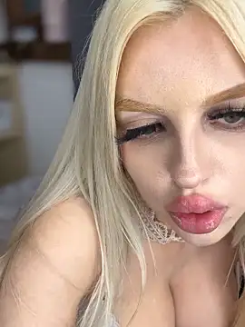 Steffi Snowbunny online show from 04-15-26, 07:58