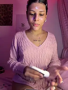 luluzinhax online show from 06-10-26, 04:23