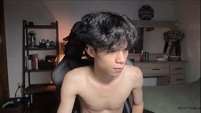 Snapshot of OopsAgain_ chatting on 03-13-26, 02:40 OopsAgain online show from 03-13-26, 02:40