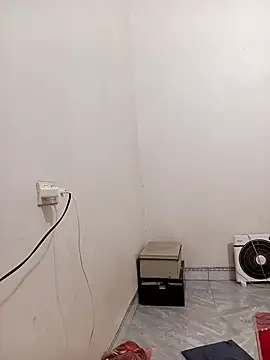 Snapshot of sumy-00 chatting on 11-05-25, 01:22 sumy-00 online show from 11-05-25, 01:22