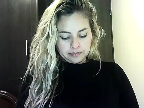 Valery  Rouse  online show from 11-22-25, 03:27