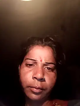 Snapshot of Hot_era chatting on 09-21-25, 10:33 Hot era online show from 09-21-25, 10:33