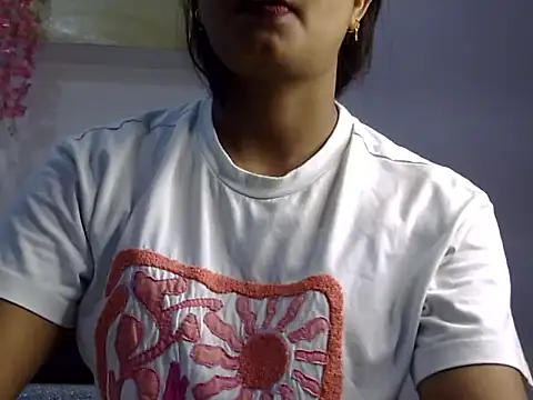 Snapshot of Darlo99 chatting on 09-11-25, 03:56 Darlo99 online show from 09-11-25, 03:56