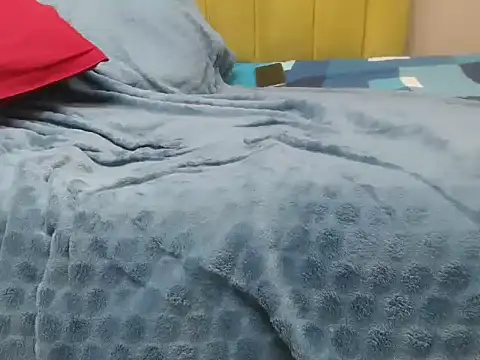 Snapshot of MissP11 chatting on 12-01-25, 04:45 MissP11 online show from 12-01-25, 04:45